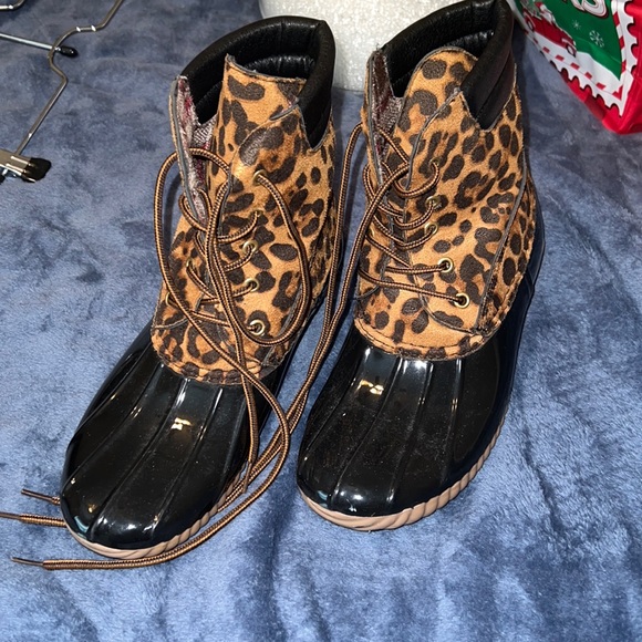 Yoki Shoes - leopard, lace-up duck boots